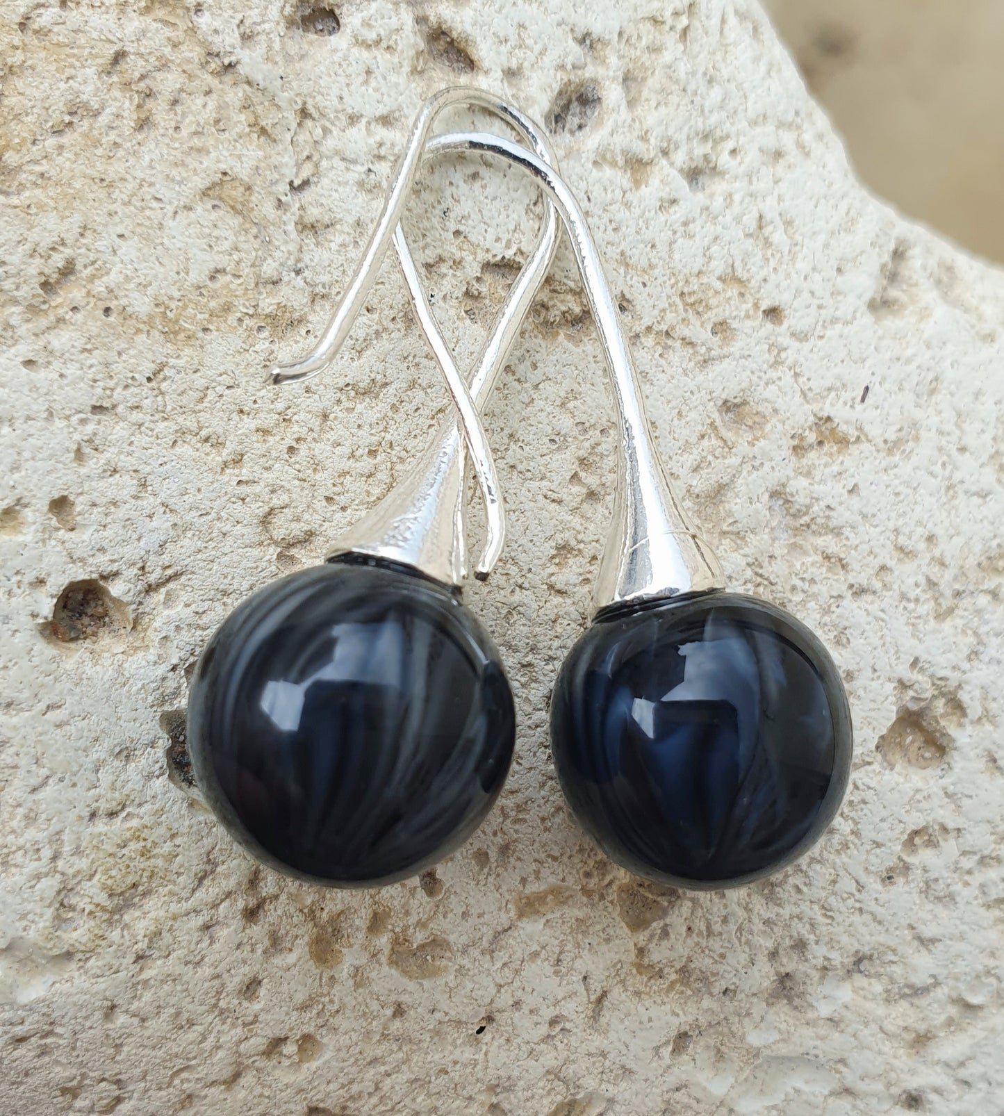 Boucles d'oreille SUZIE noir et gris