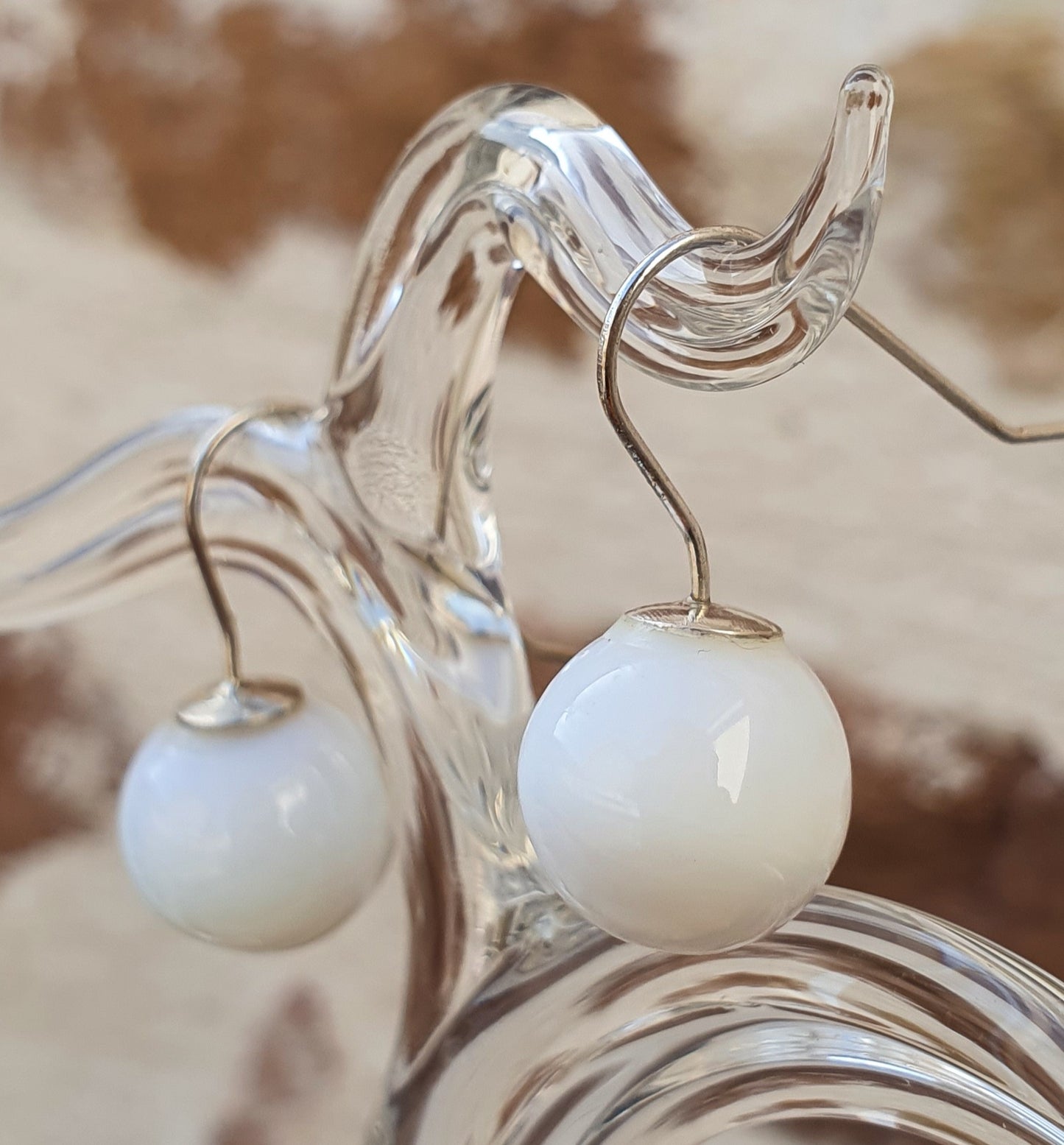 Boucles d'oreille SUZIE opale blanc