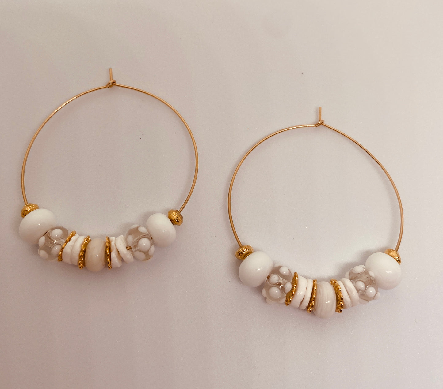 Boucles d'oreille créole MAELY doré blanc