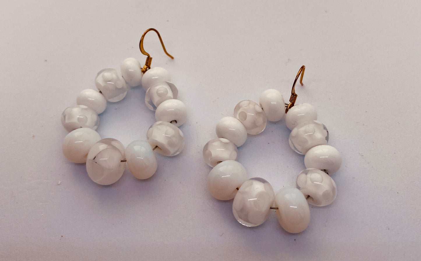 Boucles d'oreille créole MAELY doré blanc