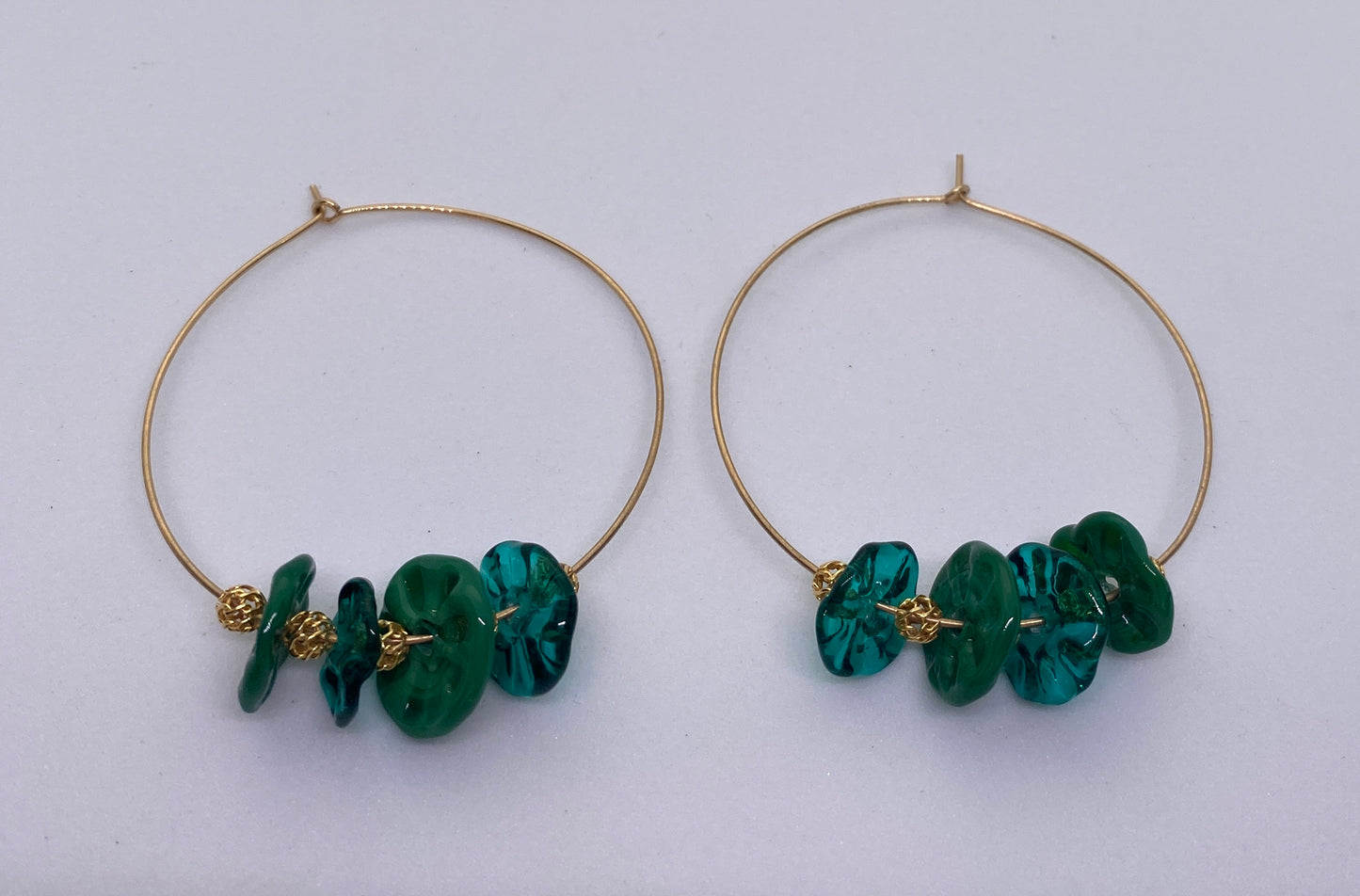 Boucles d'oreille créole MAELY doré vert